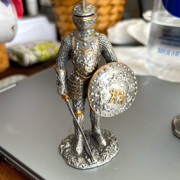 Medieval Knight and Roman Soldier Figurine Set - Veronese 4" - Picture 2 of 14